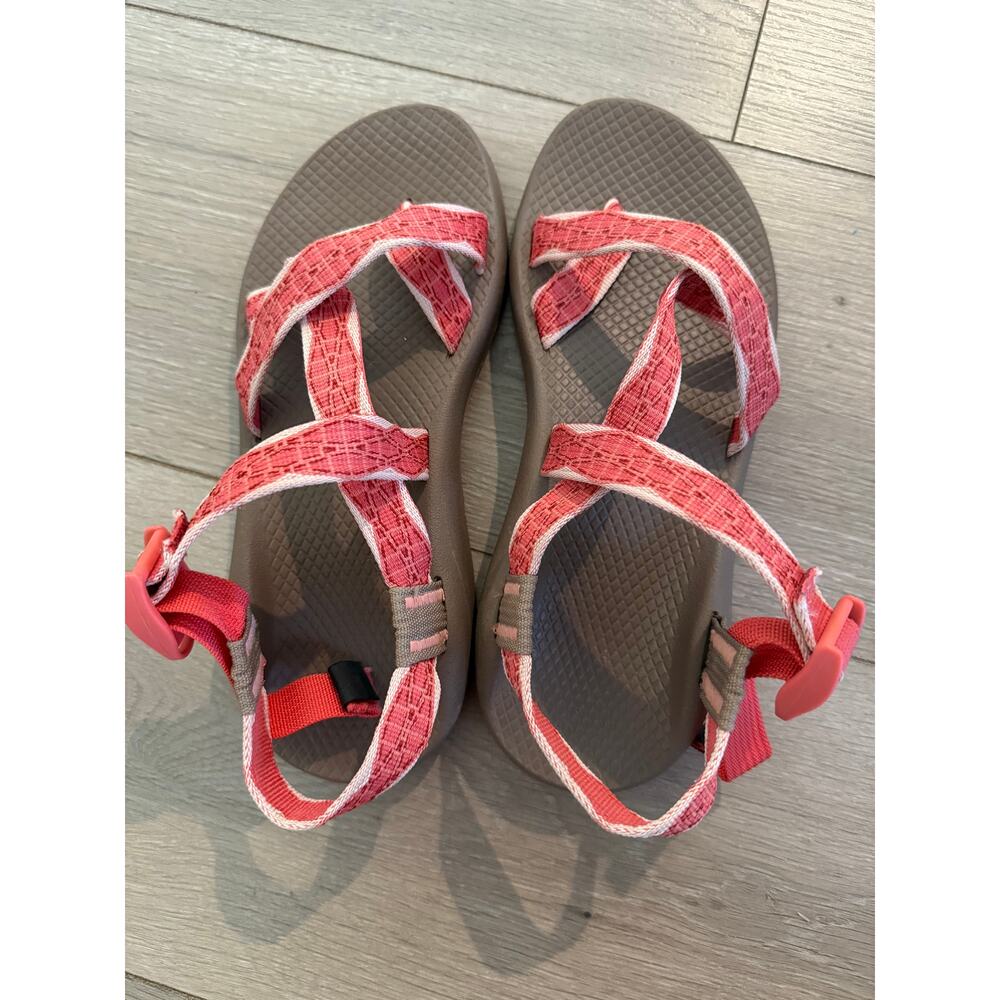 Chaco Z2 Classic Sandal in Swell Peach Size 8